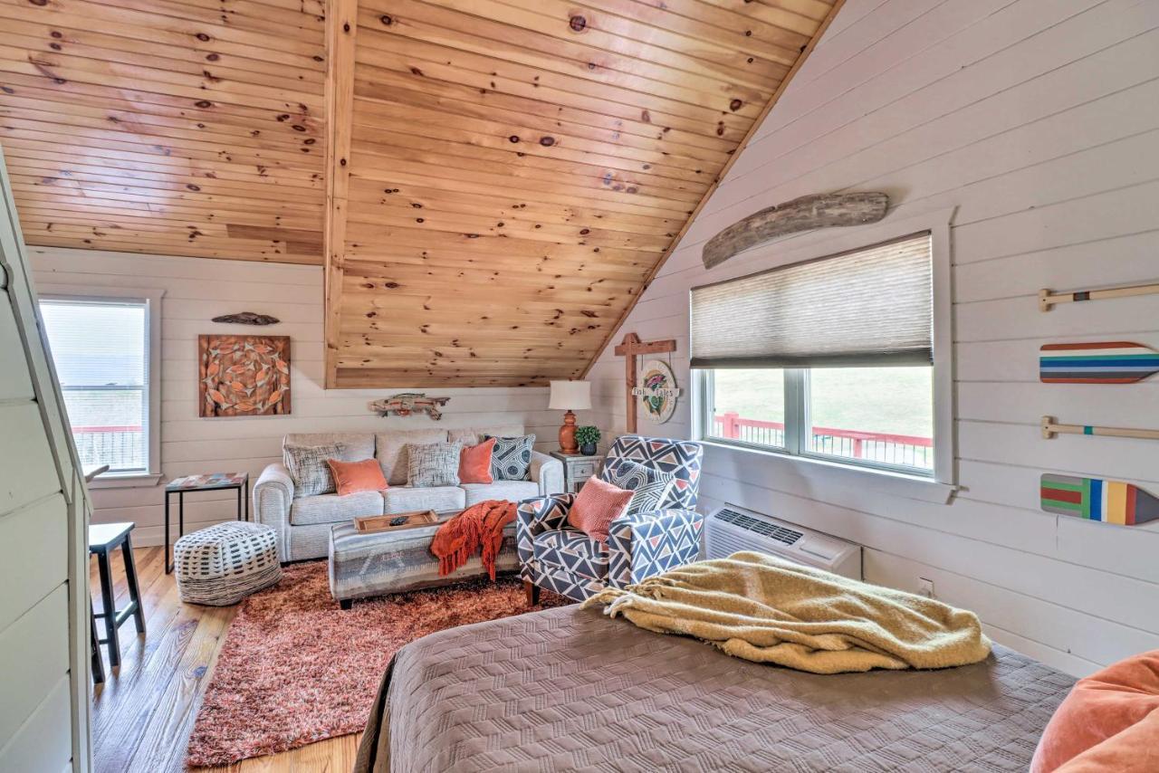Cheery Pet-Friendly Studio With Shared Fire Pit Mountain View Exterior photo