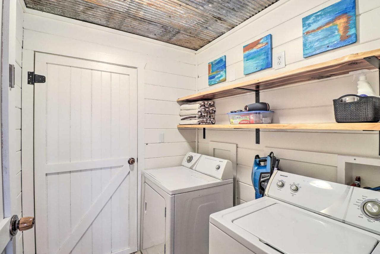 Cheery Pet-Friendly Studio With Shared Fire Pit Mountain View Exterior photo