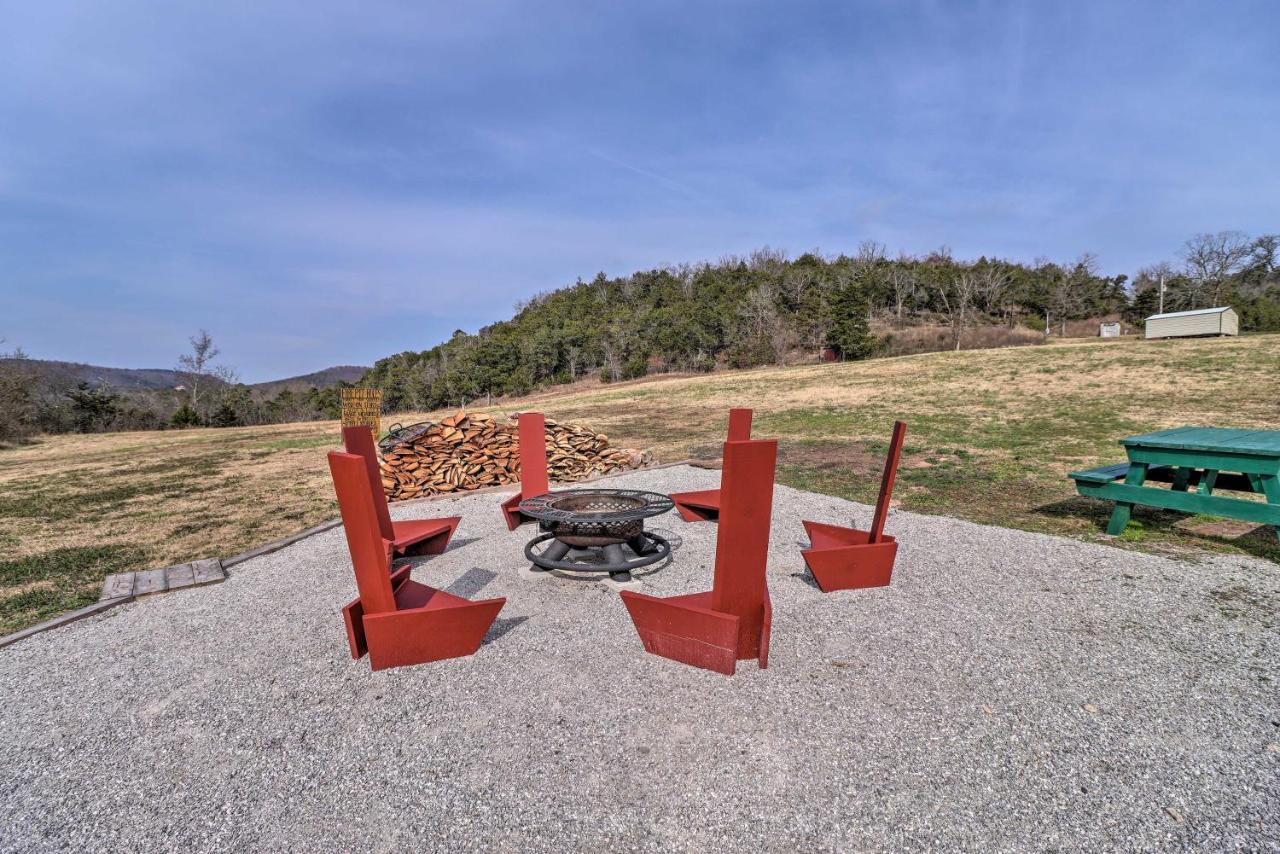 Cheery Pet-Friendly Studio With Shared Fire Pit Mountain View Exterior photo
