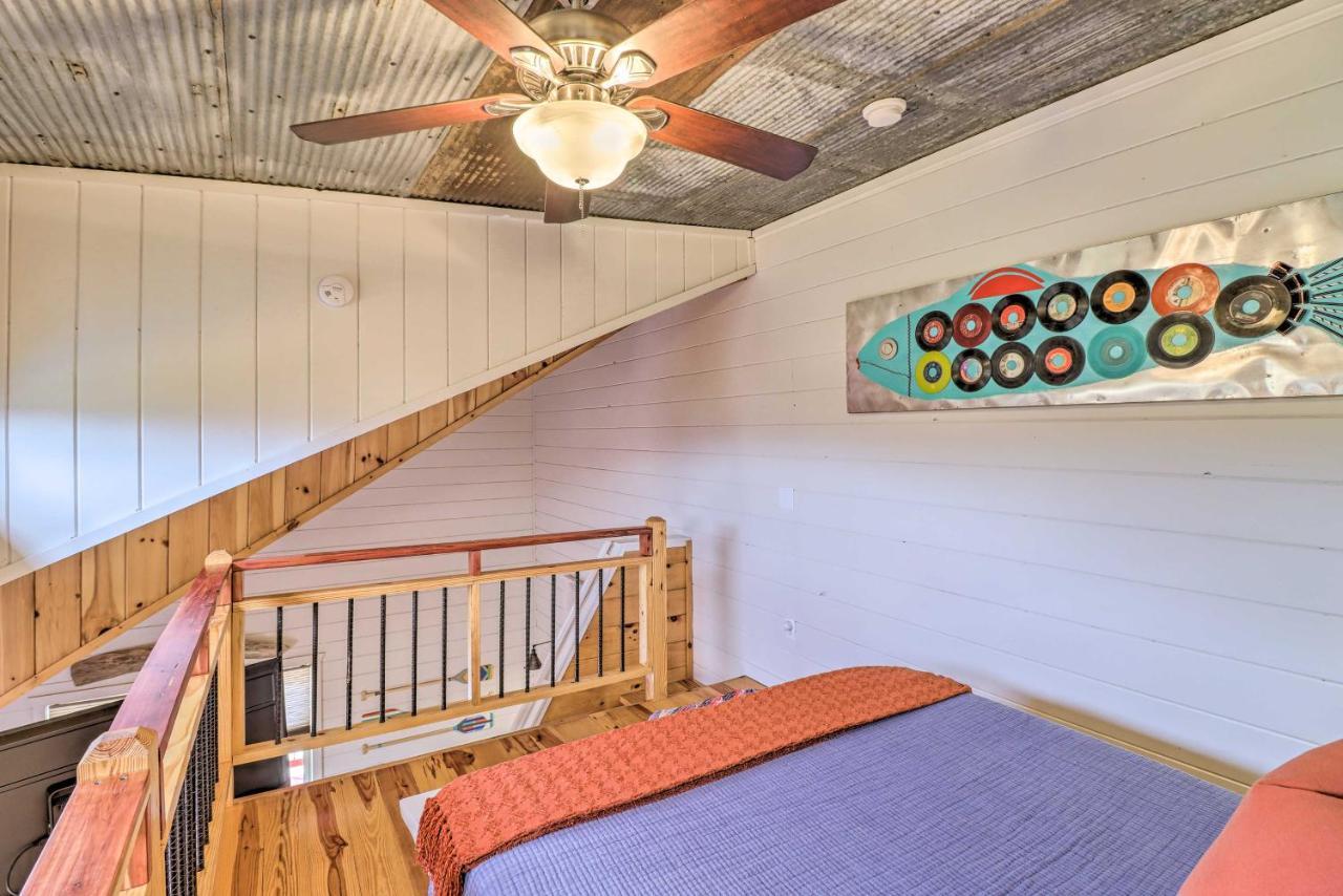 Cheery Pet-Friendly Studio With Shared Fire Pit Mountain View Exterior photo